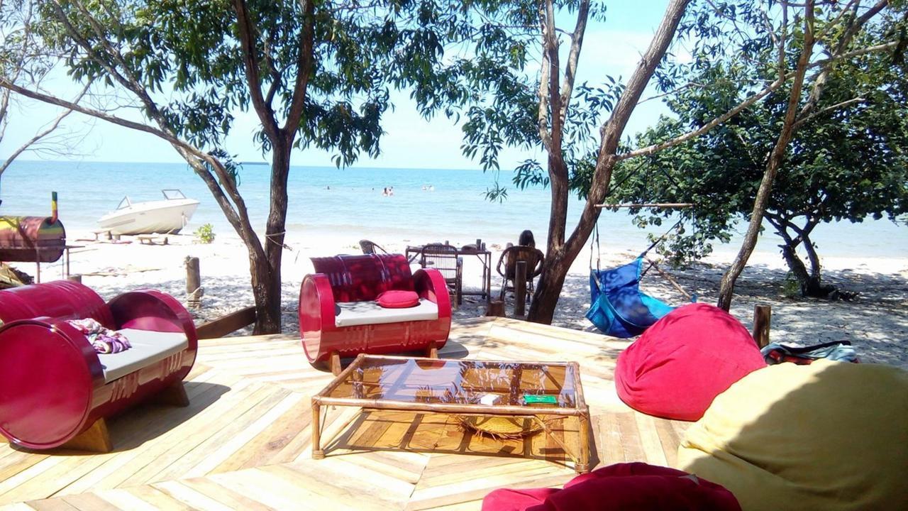 The Boarding House Sihanoukville Bagian luar foto