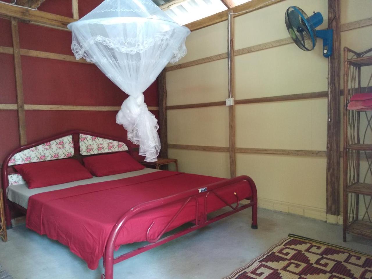 The Boarding House Sihanoukville Bagian luar foto